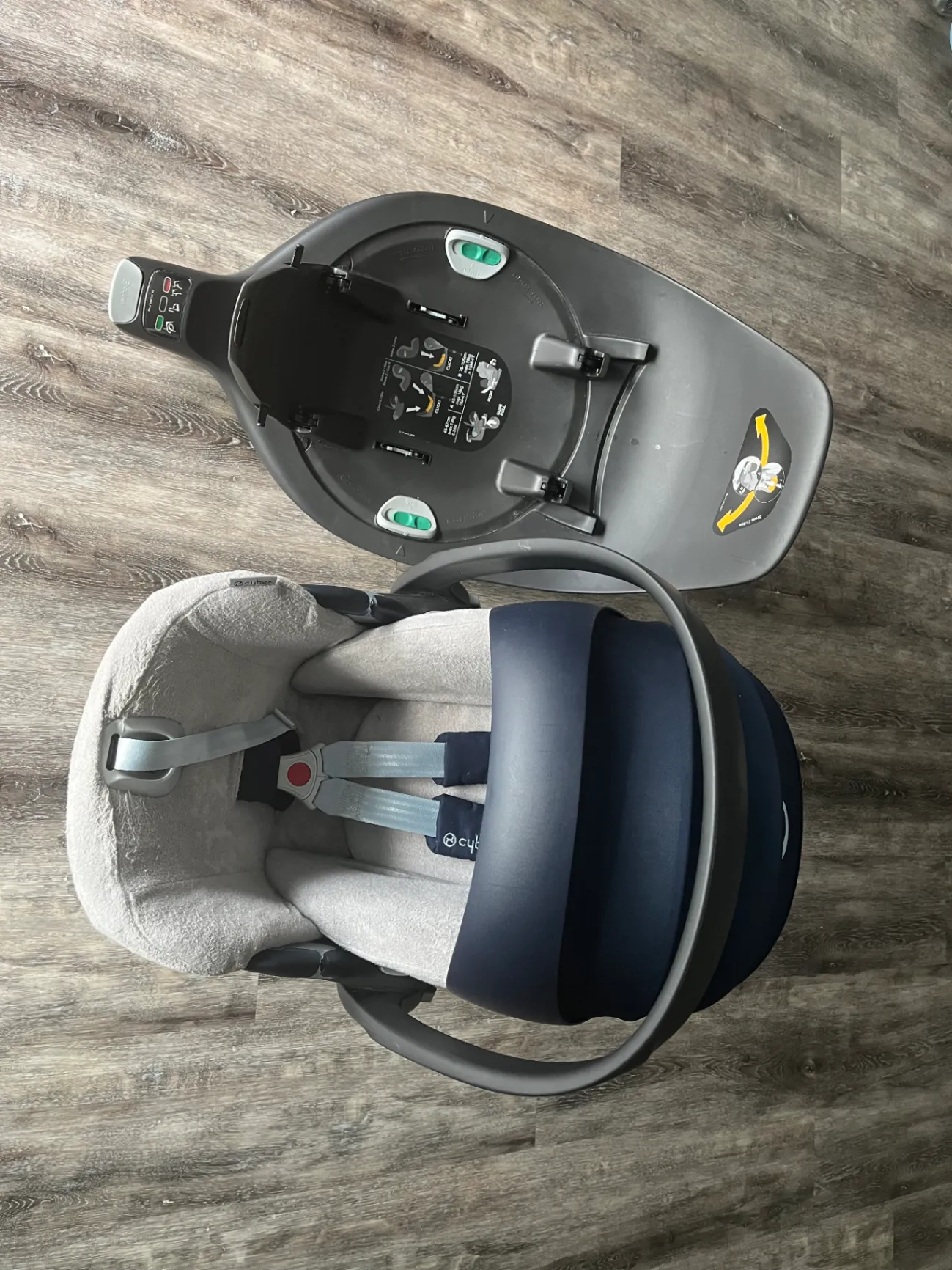CYBEX Cloud Z i-Size +  Base Z 