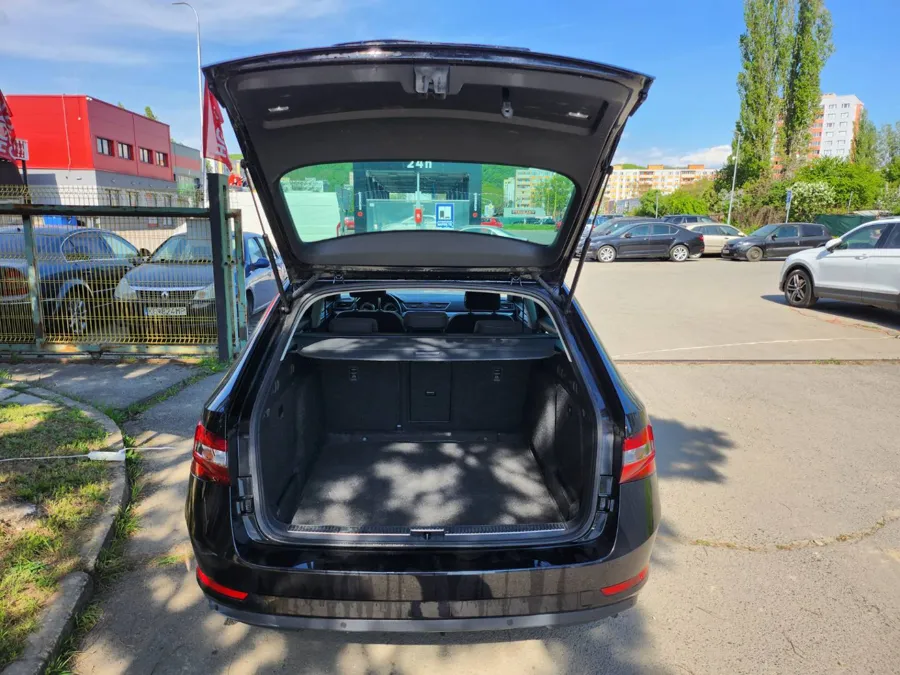 Škoda Superb Combi 2.0 TDI SCR Ambition DSG