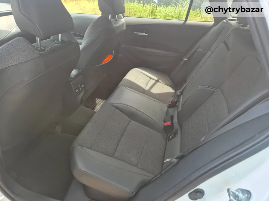 Toyota Corolla Combi TS 2.0 Hybrid 