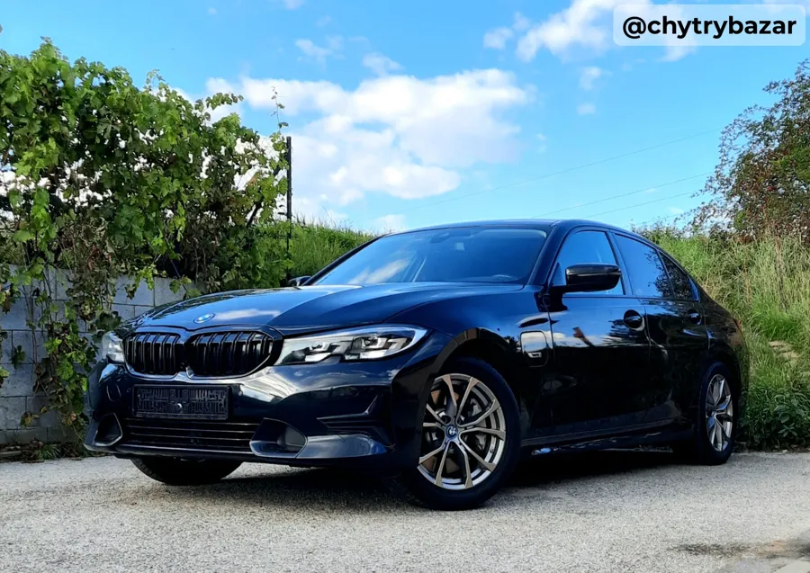 Predám  BMW Rad 3 330e PHEV A/T