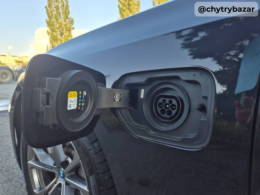 Predám  BMW Rad 3 330e PHEV A/T