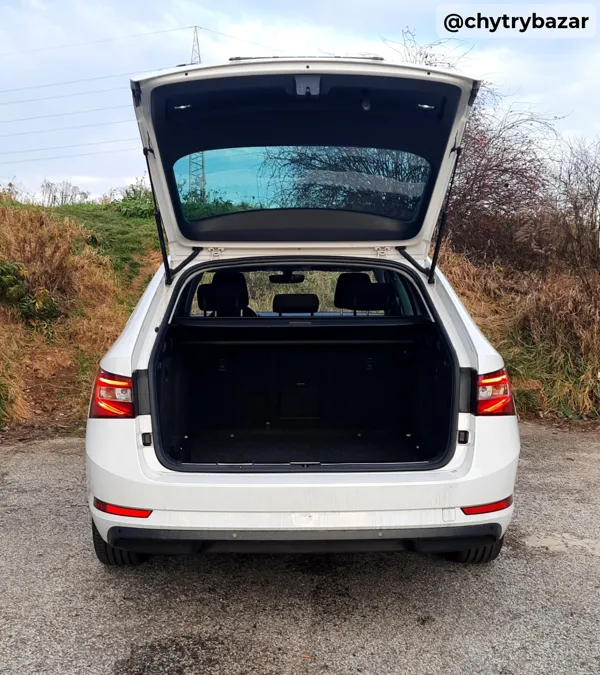 Predám  Škoda Superb Combi 2.0 TDI SCR Style DSG