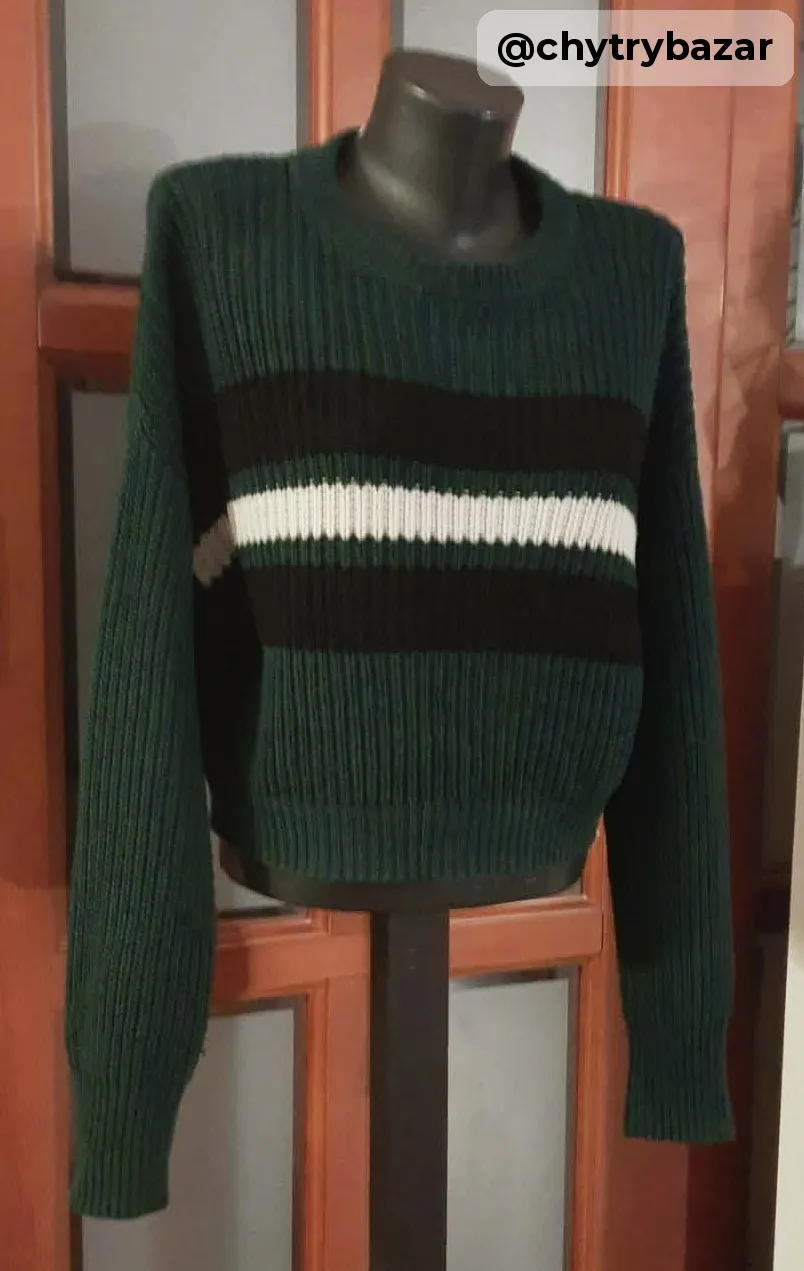 Predám svetrík Pull&Bear -  Crop top veľ.26 (S-M)