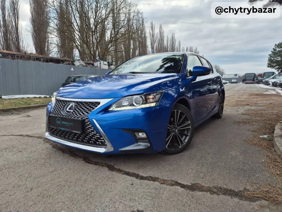 Predám  Lexus CT 200h Luxury