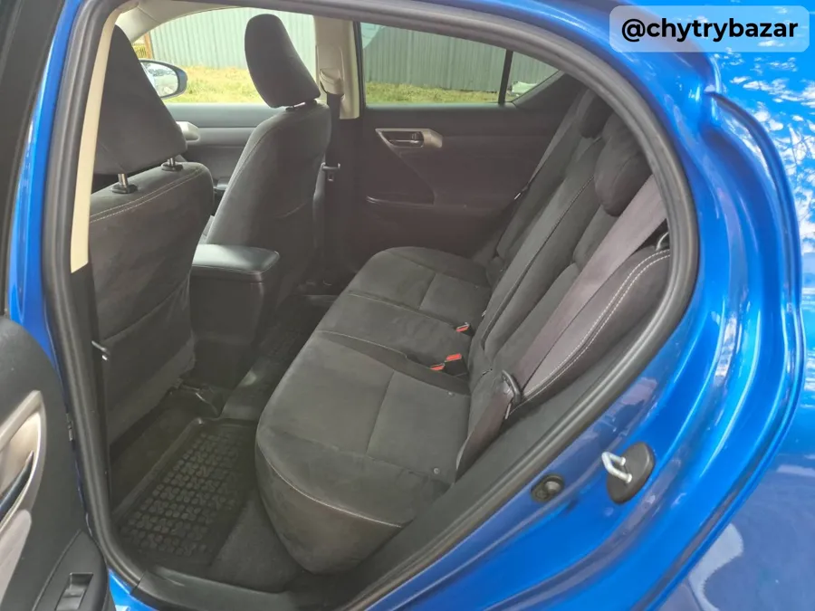 Predám  Lexus CT 200h Luxury