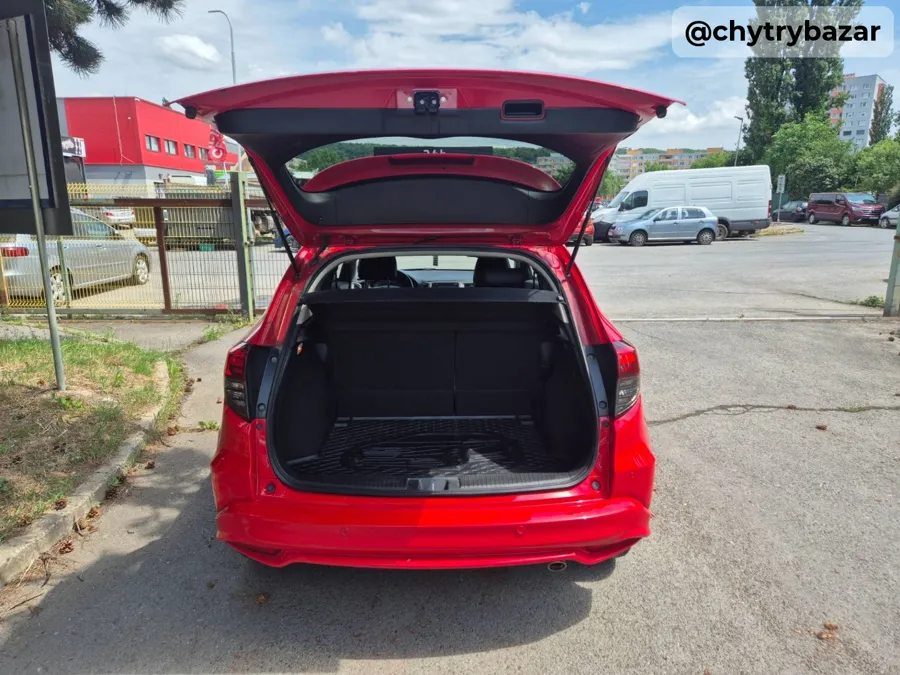 Predám  Honda HR-V 1.5 i-VTEC Elegance