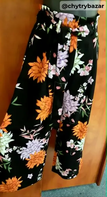 Predám letné 3/4 nohavice STRADIVARIUS veľ.XS