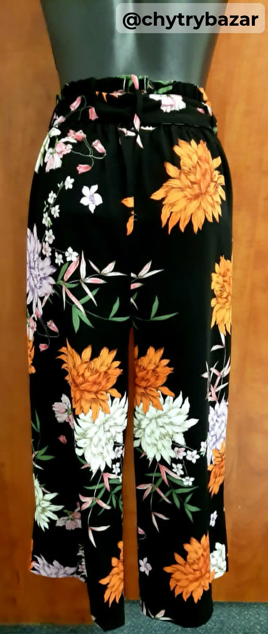 Predám letné 3/4 nohavice STRADIVARIUS veľ.XS