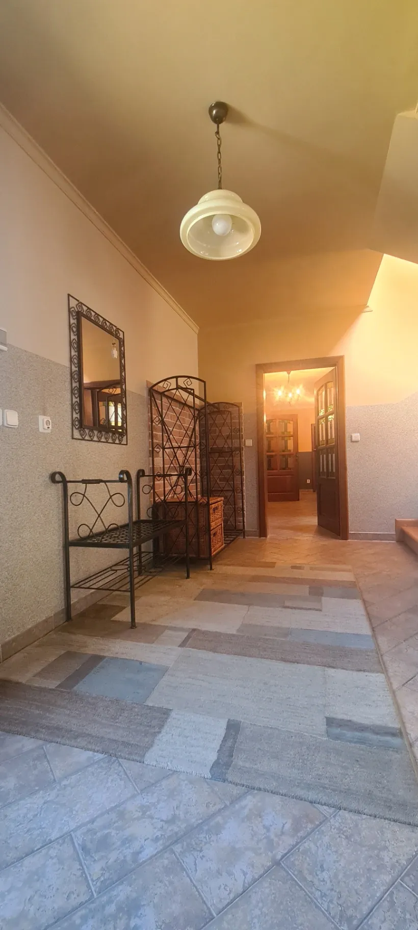 EXKLUZÍVNA 8. IZ. RODINNÁ VILA,WELLNESS,DVOJGARÁŽ