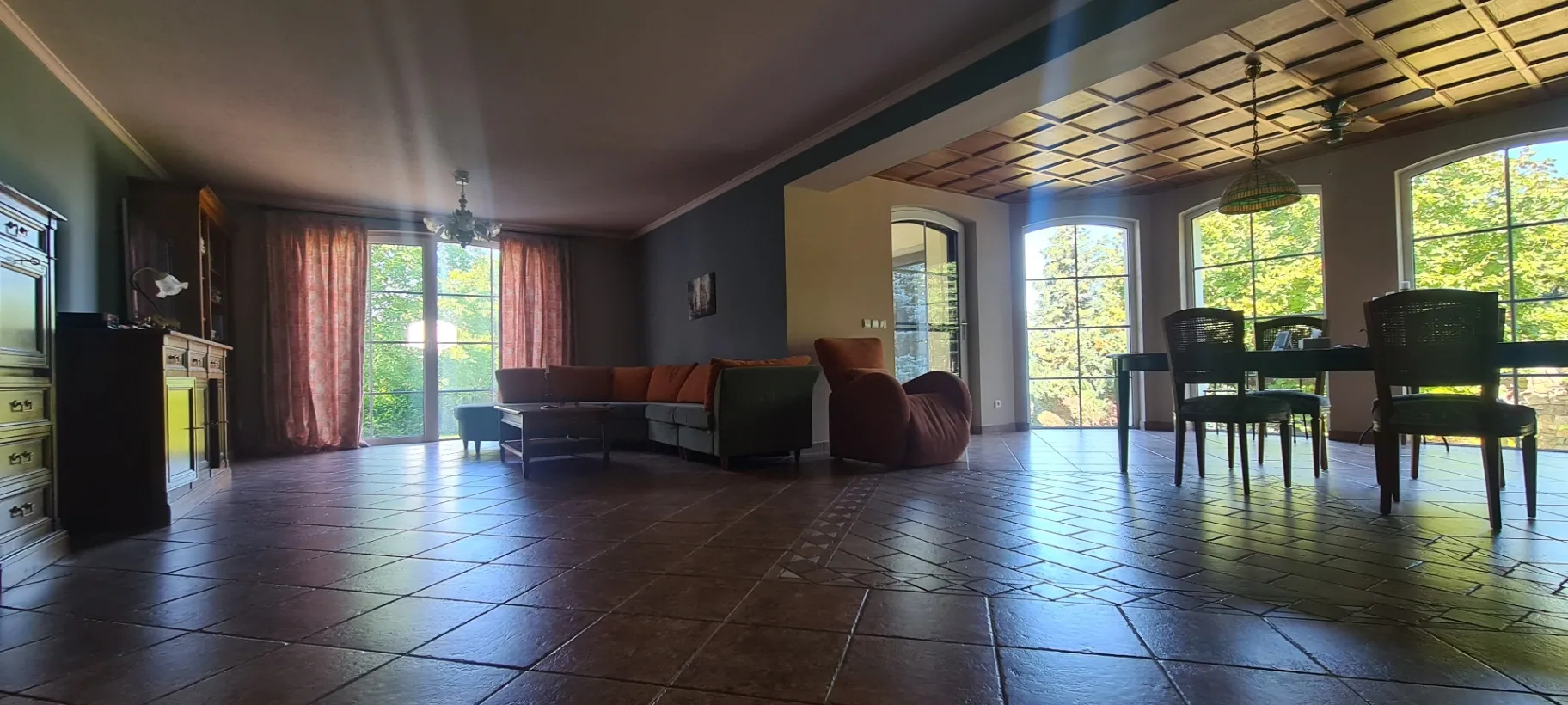 EXKLUZÍVNA 8. IZ. RODINNÁ VILA,WELLNESS,DVOJGARÁŽ