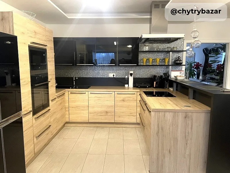 LUXUSNÝ 3-apartmánový dom+garáž+chatka+vináreň