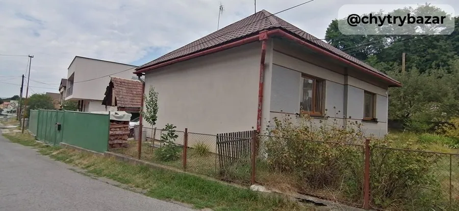 Rodinný dom v obci Poniky na rovinatom pozemku