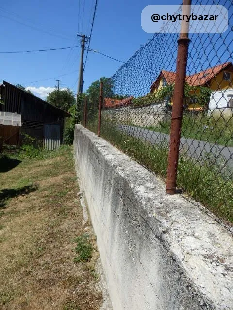 Rodinný dom v obci Poniky na rovinatom pozemku