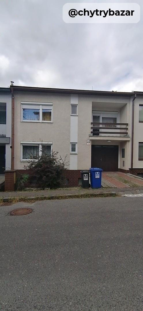 5-izb. radový RD s garážou a 3 lodžiami – Astrova