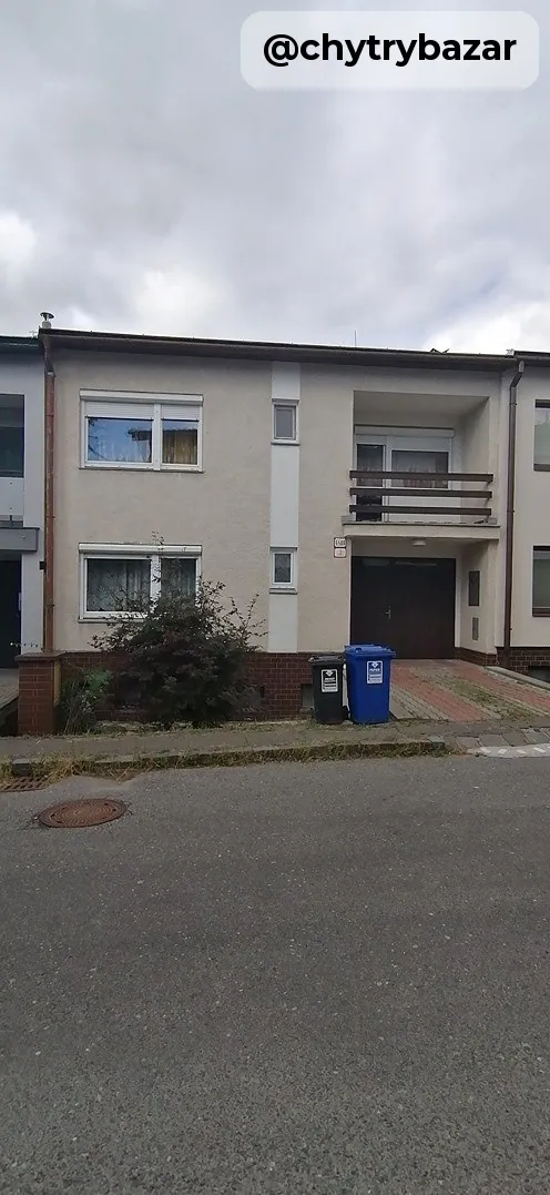 5-izb. radový RD s garážou a 3 lodžiami – Astrova