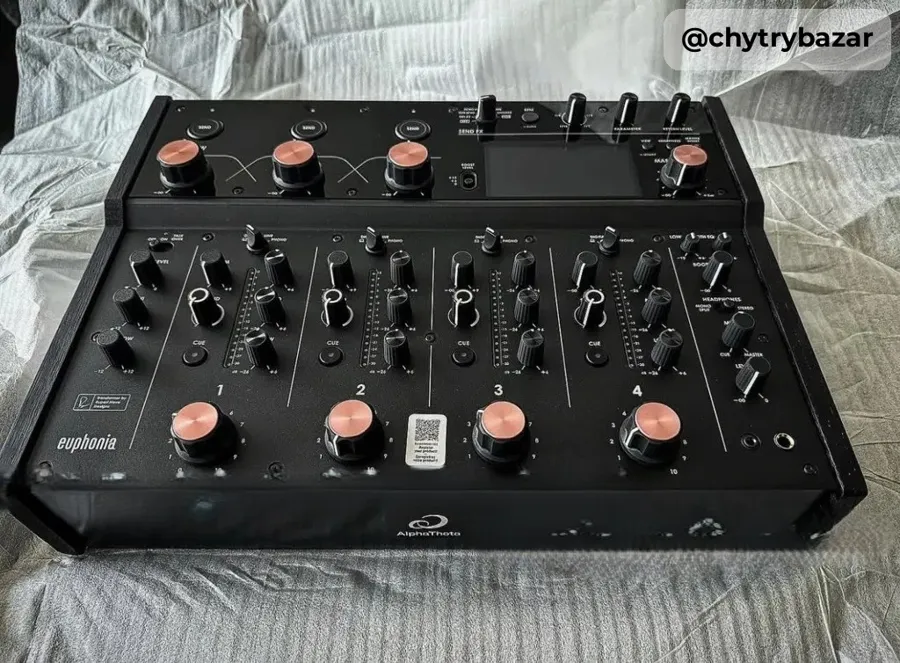 AlphaTheta Euphonia DJ Mixer ,  Pioneer CDJ-3000