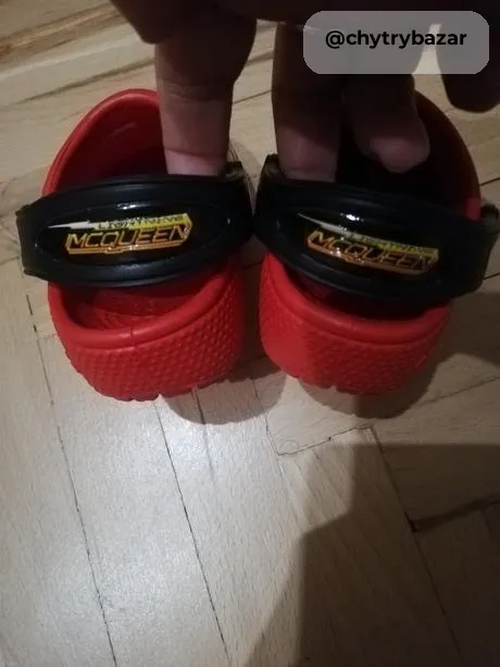 Svietiace Crocs