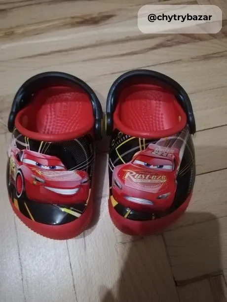 Svietiace Crocs