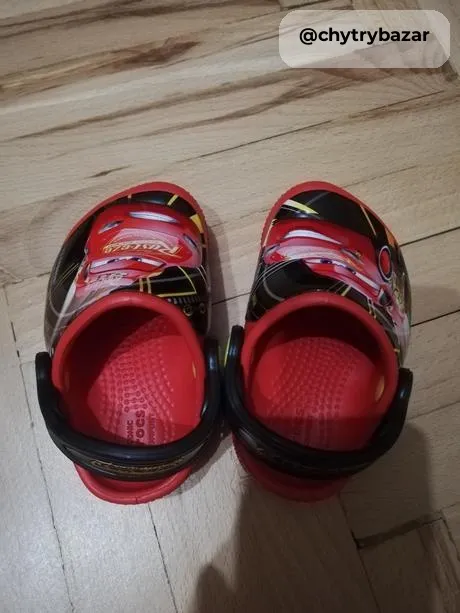 Svietiace Crocs