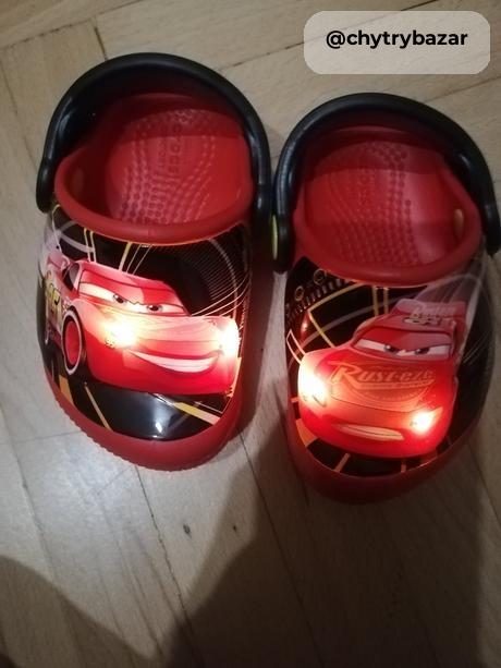 Svietiace Crocs