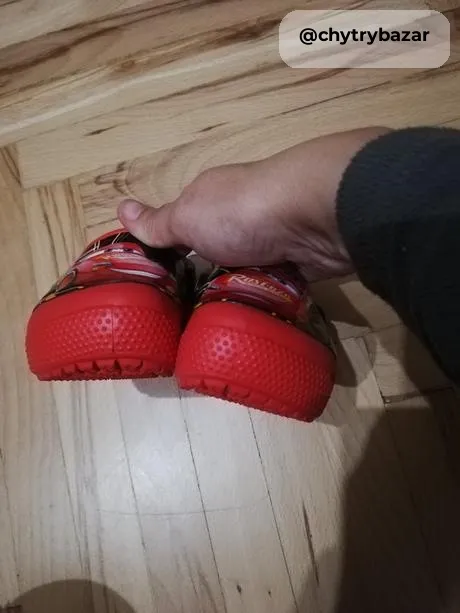 Svietiace Crocs